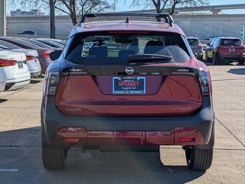 2025 Nissan Kicks SR