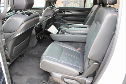 2024 Jeep Grand Wagoneer L Series III Obsidian 4x4