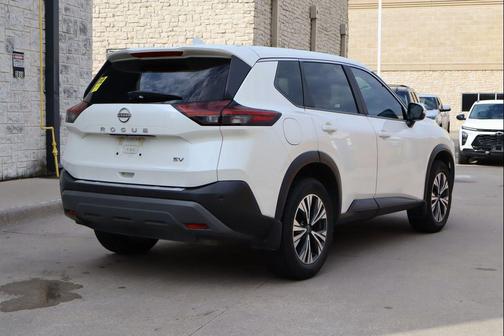 Pearl White Tricoat 2023 Nissan Rogue SV