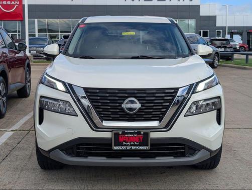 Pearl White Tricoat 2023 Nissan Rogue SV