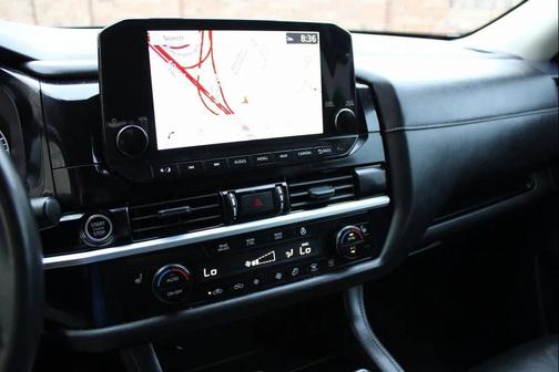 2024 Nissan Pathfinder SL FWD