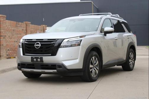 2024 Nissan Pathfinder SL FWD