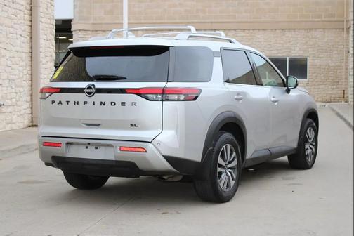 2024 Nissan Pathfinder SL FWD