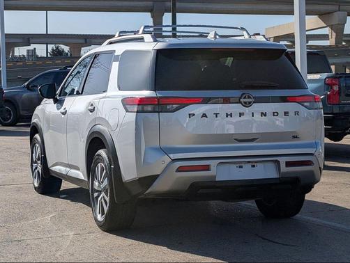 2024 Nissan Pathfinder SL FWD