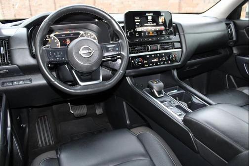 2024 Nissan Pathfinder SL FWD