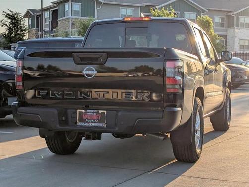 2025 Nissan Frontier S