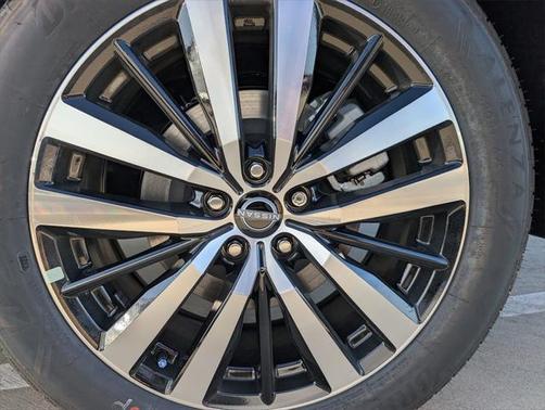2025 Nissan Pathfinder Platinum FWD