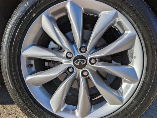 2022 INFINITI QX50 LUXE