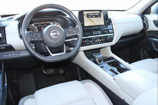 2024 Nissan Pathfinder SL FWD