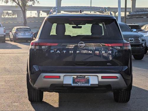 2024 Nissan Pathfinder SL FWD