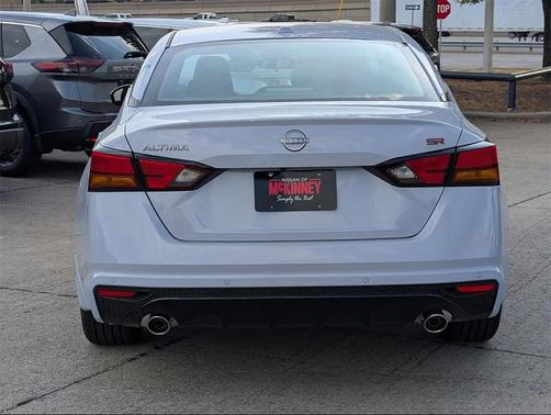 2025 Nissan Altima SR FWD