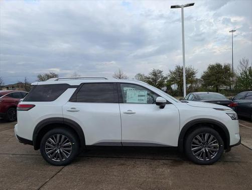 2025 Nissan Pathfinder SL 4WD