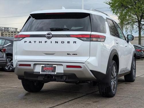 2025 Nissan Pathfinder SL 4WD