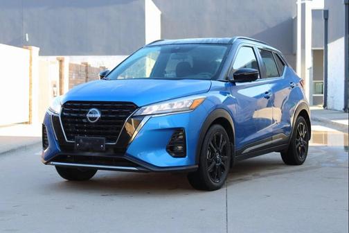 2023 Nissan Kicks SR