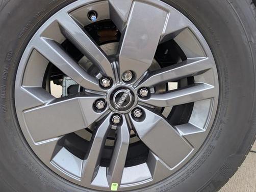 2025 Nissan Frontier SV