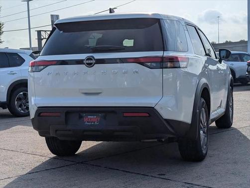 2025 Nissan Pathfinder S FWD