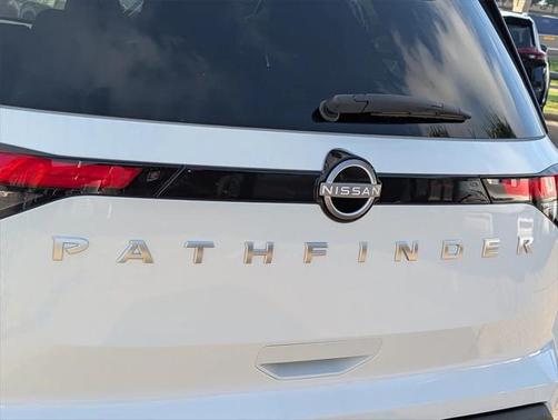 2025 Nissan Pathfinder S FWD