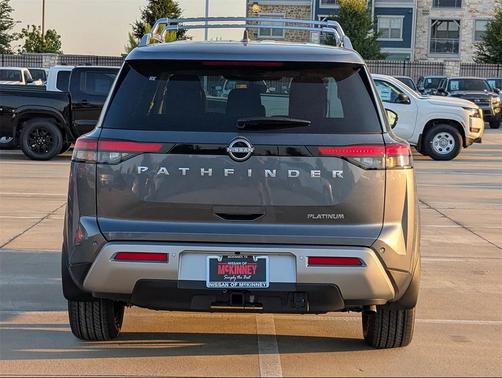2025 Nissan Pathfinder Platinum FWD