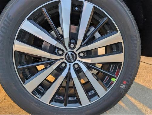 2025 Nissan Pathfinder Platinum FWD