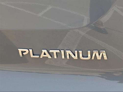 2025 Nissan Pathfinder Platinum FWD