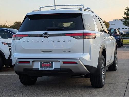 2025 Nissan Pathfinder SL 4WD