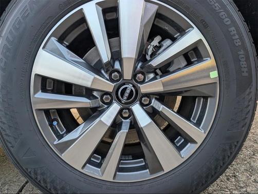 2025 Nissan Pathfinder SL 4WD