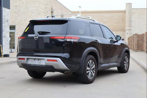Super Black 2023 Nissan Pathfinder SL FWD