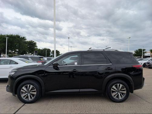 Super Black 2023 Nissan Pathfinder SL FWD