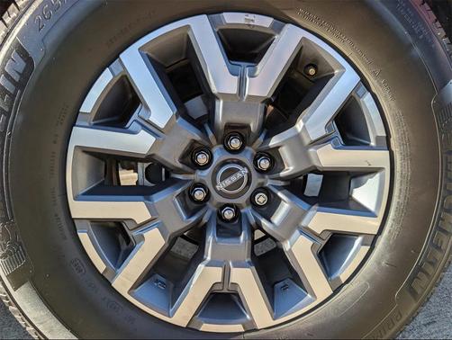 2023 Nissan Frontier SV