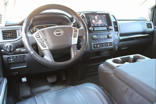 2023 Nissan Titan SV