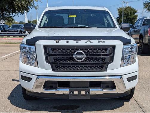 2023 Nissan Titan SV