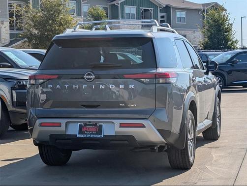 2025 Nissan Pathfinder SL 4WD
