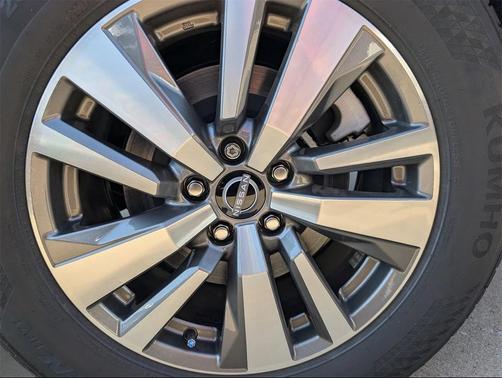 2025 Nissan Pathfinder SL 4WD
