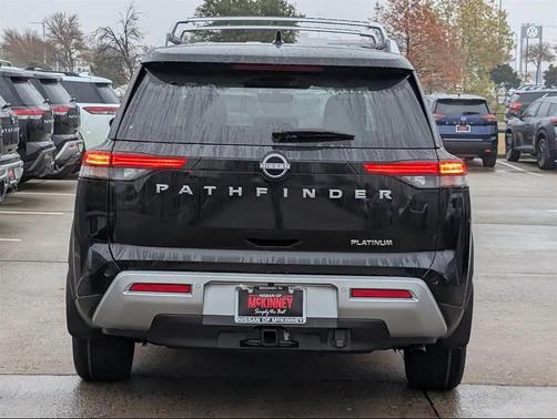 2025 Nissan Pathfinder Platinum FWD