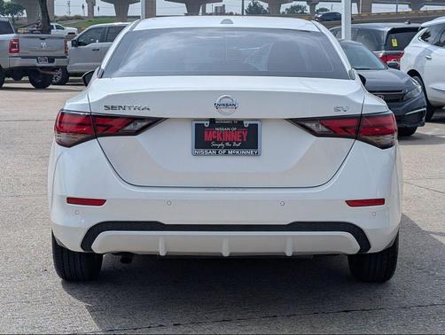 Aspen White Tricoat 2023 Nissan Sentra SV