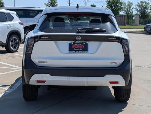 2025 Nissan Kicks SV