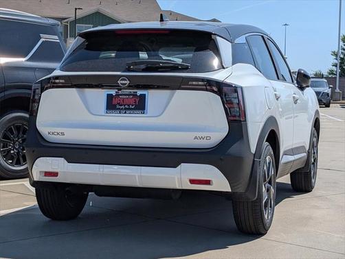 2025 Nissan Kicks SV