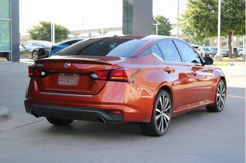 2021 Nissan Altima SR FWD