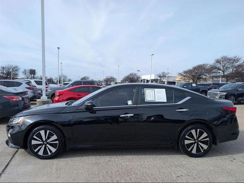 2021 Nissan Altima 2.5 SV