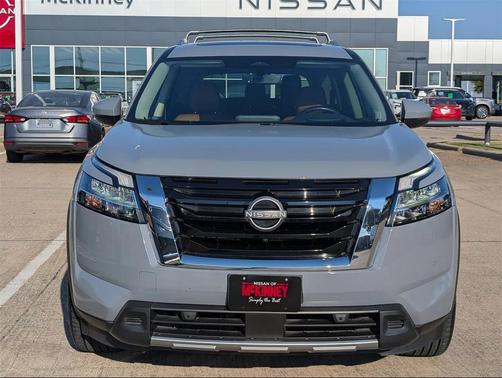 2023 Nissan Pathfinder Platinum FWD