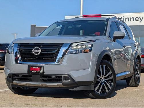 2023 Nissan Pathfinder Platinum FWD