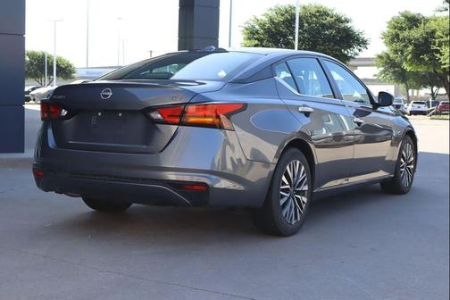 Gun Metallic 2024 Nissan Altima 2.5 SV