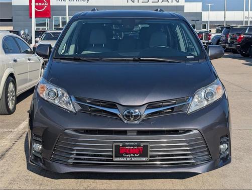 2020 Toyota Sienna XLE