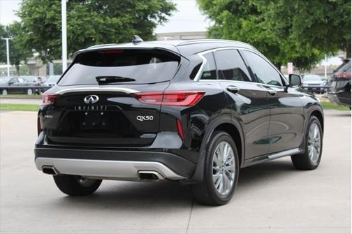 2023 INFINITI QX50 LUXE