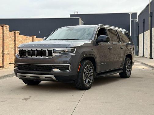 Baltic Gray Metallic Clearcoat 2024 Jeep Wagoneer L Series II 4x4