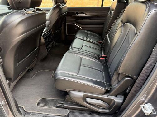 Baltic Gray Metallic Clearcoat 2024 Jeep Wagoneer L Series II 4x4