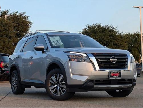 2025 Nissan Pathfinder SL 4WD