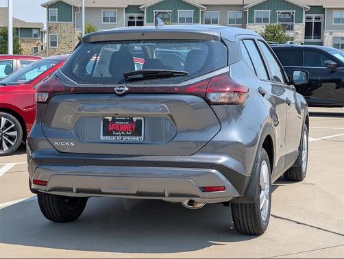 2025 Nissan Kicks S