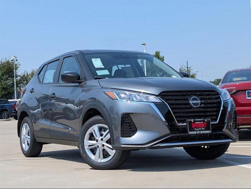 2025 Nissan Kicks S
