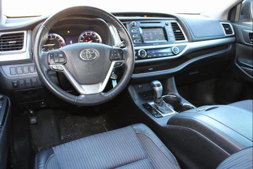 2015 Toyota Highlander LE